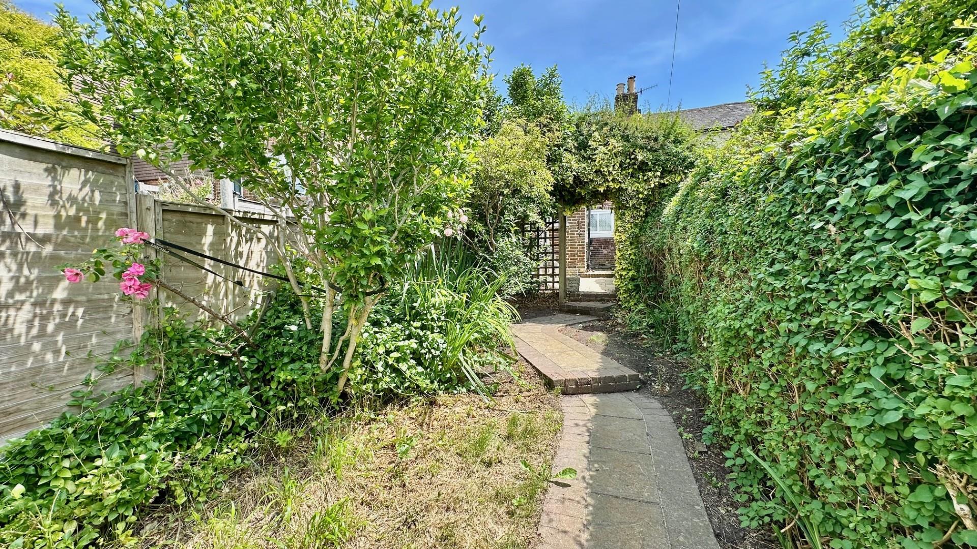 Middle Road, Hastings